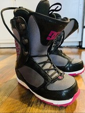 Womens size snowboard for sale Womens size snowboard for sale  Whitehall