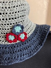 Cappello fatto mano usato  Barletta