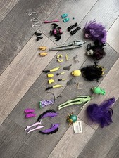 Conjunto Monster High Bundle, incluindo criar uma boneca e acessórios comprar usado Conjunto Monster High Bundle, incluindo criar uma boneca e acessórios comprar usado  Enviando para Brazil