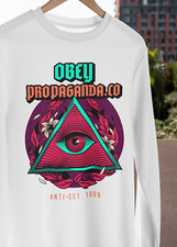 Camiseta They Live OBEY NOVA Illuminati Retro Propaganda Mason Conspiracy Presente Camiseta comprar usado  Enviando para Brazil