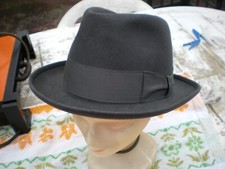 Chapeau hommme gris d'occasion  Sedan
