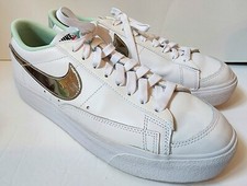 Usado, Blazer Nike feminino 10 plataforma baixa branco prata cromado perfeito estado DQ7654-100 RARO EXCELENTE ESTADO USADO comprar usado  Enviando para Brazil