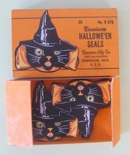 Antigo Vintage Halloween Caixa Conjunto Gato em Chapéu Bruxa Selos Dennison Quase Perfeito Completo comprar usado  Enviando para Brazil