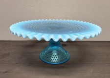 Suporte para bolo Fenton antigo pedestal azul-petróleo opalescente Hobnail antigo com babados 12X5 comprar usado  Enviando para Brazil