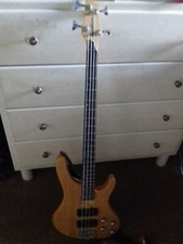Basso elettrico washburn usato  San Miniato