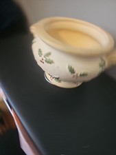 Vaso de flores de cerâmica vintage FTD Tailândia 9" por 5,25" - Holly/Berries - Alças - comprar usado  Enviando para Brazil