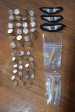 Lot insignes boutons d'occasion  Montreuil