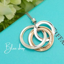 Collana con ciondolo usato  Spedire a Italy