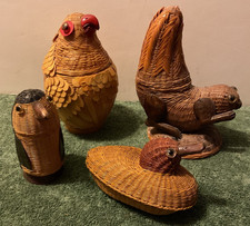 Lote de 4 cestas de vime com tampa figurativa pato pinguim esquilo pássaro comprar usado Lote de 4 cestas de vime com tampa figurativa pato pinguim esquilo pássaro comprar usado  Enviando para Brazil
