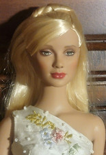 Muñeca Tonner 16" CHASE MODELING COLLECTION ANGELINA Rubia Pálida AR LE-1000 COMO NUEVA segunda mano  Embacar hacia Mexico