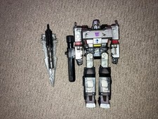 Transformers War For Cybertron Trilogy Megatron Netflix Walmart incompleto, usado comprar usado  Enviando para Brazil
