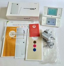 Nintendo DSi biała w bardzo dobrym stanie w pudełku kompletna konsola CIB prawie idealna PAL na sprzedaż  Wysyłka do Poland