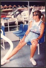 Mulher menina sentada no barco foto real 10x15cm #42228 comprar usado  Enviando para Brazil
