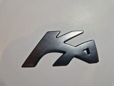 Usado, EMBLEMA EMBLEMA TRASEIRO GENUÍNO FORD KA PLÁSTICO PRETO E CROMADO XS51B42528AB comprar usado  Enviando para Brazil