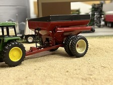 Usado, Carrinho de grãos Brent 674 em escala 1/64 com broca de canto vermelha Duals Speccast Unverferth comprar usado  Enviando para Brazil