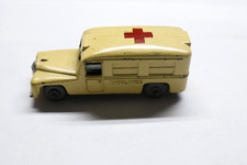 Matchbox Lesney, MB14B1 Daimler Ambulance, cream body, tiny chips, metal wheels comprar usado  Enviando para Brazil