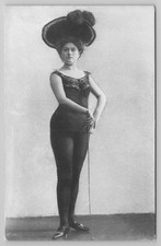 Rppc lady fencer d'occasion  Expédié en Belgium