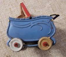 Carrinho de bebê vintage brinquedo boneca de metal estanho, usado comprar usado  Enviando para Brazil