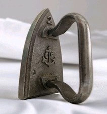 Antico piccolo ferro usato  Montebello della Battaglia