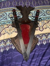 Espada de metal gótica medieval vintage de madeira decoração arte de parede veludo vermelho comprar usado  Enviando para Brazil