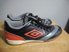 Usado, Tênis de futebol Umbro Dynamis Turf masculino preto com cadarço cano baixo 12 comprar usado Usado, Tênis de futebol Umbro Dynamis Turf masculino preto com cadarço cano baixo 12 comprar usado  Enviando para Brazil