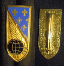 Insigne militaire 800 d'occasion  Meung-sur-Loire