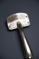 Ancienne brosse sor d'occasion  Arles