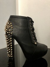 Stivaletto donna borchie usato Stivaletto donna borchie usato  Venzone