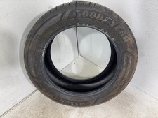 P215 60r17 goodyear d'occasion  Expédié en Belgium