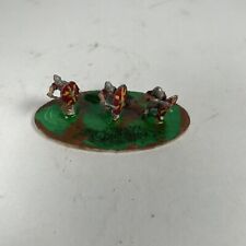 1 soldado de plomo de juguete vintage con armadura y escudos rojos/amarillos de 0,5" de alto segunda mano  Embacar hacia Mexico