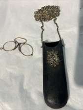 ANTIGO SUPORTE DE ÓCULOS ORNAMENTADO PENDURADO com óculos comprar usado  Enviando para Brazil