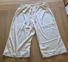Jupon dentelle jambes d'occasion  Soings-en-Sologne