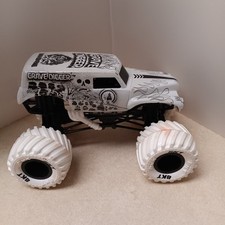 Monster Jam White Grave Digger BKT caminhão grande fundido comprar usado  Enviando para Brazil