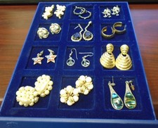 Lote masivo de prendedores, broche, collar de bisutería antigua vintage 60+ piezas segunda mano  Embacar hacia Mexico