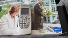 Telefon komórkowy Nokia 9300 (odblokowany) szary prawie nieużywany doskonały stan  na sprzedaż  Wysyłka do Poland