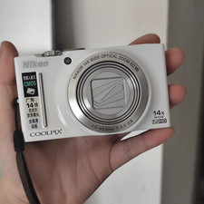 Nikon coolpix s8200 usato  Spedire a Italy