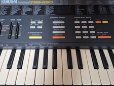 Piano électronique clavier d'occasion  Fécamp
