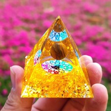 Orgonite pyramide citrine d'occasion  Muret
