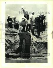 Foto de imprensa 1990 EUA Engenheiros do Corpo inspecionam dragagem de areia de dunas de Grand Isle comprar usado  Enviando para Brazil