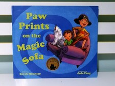 Usado, Estampas de patas no sofá mágico! Livro infantil PB por Sarah Mounsey comprar usado  Enviando para Brazil