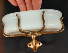 Saboneteira oval antiga a bordo vidro leitoso latão pernas suporte de parede banho comprar usado Saboneteira oval antiga a bordo vidro leitoso latão pernas suporte de parede banho comprar usado  Enviando para Brazil