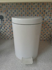 Pedaleira de plástico branco 10L compartimento interno de enchimento de resíduos de banheiro sem marca, usado comprar usado  Enviando para Brazil