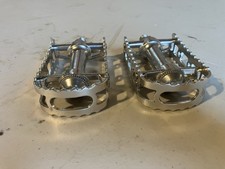 Pedais estilo old school MKS BM-7 - Cromado/prata, Tioga Surefoot, usado comprar usado Pedais estilo old school MKS BM-7 - Cromado/prata, Tioga Surefoot, usado comprar usado  Enviando para Brazil