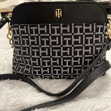 Usado, BOLSA DE MÃO Tommy Hilfiger pequena tiracolo preta logotipo monograma comprar usado  Enviando para Brazil