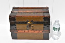 Small antique trunk for sale  Killingworth