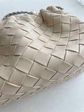 Bolsa de couro genuíno bege com alça de corrente design tecido, usada, usado comprar usado  Enviando para Brazil