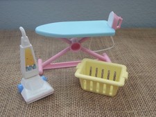 Fisher Price Loving Family Casa de Muñecas Muebles Tabla de Hierro Cesta de Aspiradora segunda mano  Embacar hacia Mexico
