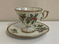 Xícara e pires de porcelana vintage com decoração de azevinho de dezembro comprar usado  Enviando para Brazil