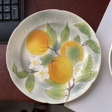 Majolica fruit plates d'occasion  Expédié en Belgium