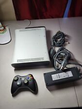 Sistema de console Microsoft Xbox 360, controle sem fio xenônio 203W e disco rígido de 16 gig comprar usado  Enviando para Brazil